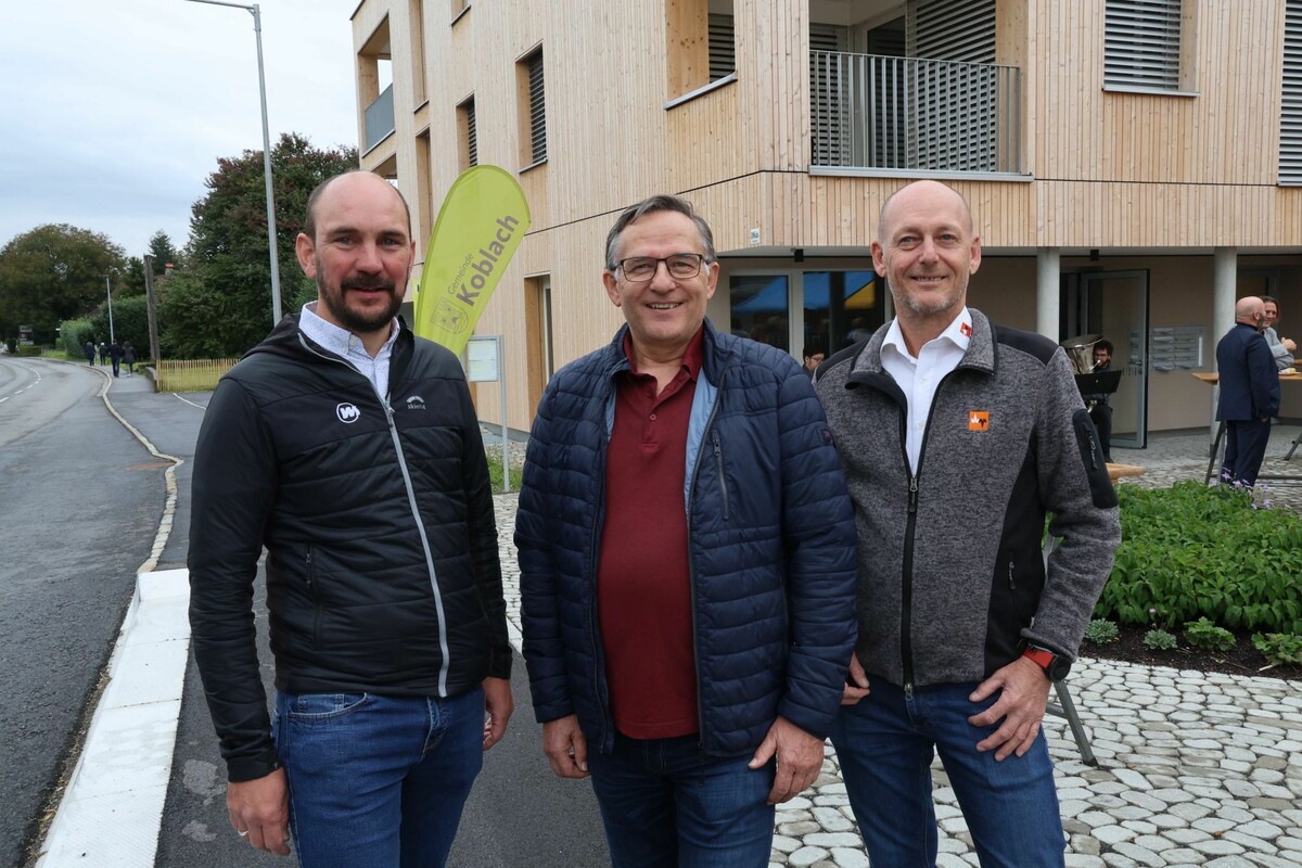 Prok. Josef Jenny (Wilhelm + Mayer), Bauamtsleiter Hannes Oberhauser und Kurt Ofenbeck, Bau- und Projektleiter.