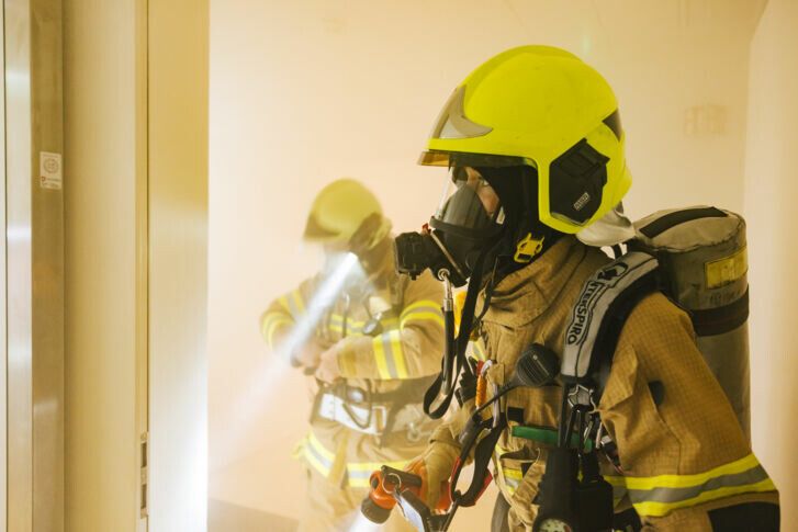 Rankweiler Feuerwehrleute waren gemeinsam mit Kollegen der LKH-Betriebsfeuerwehr im Einsatz.⇒symbol/Vorarlberger landeskrankenhäuser