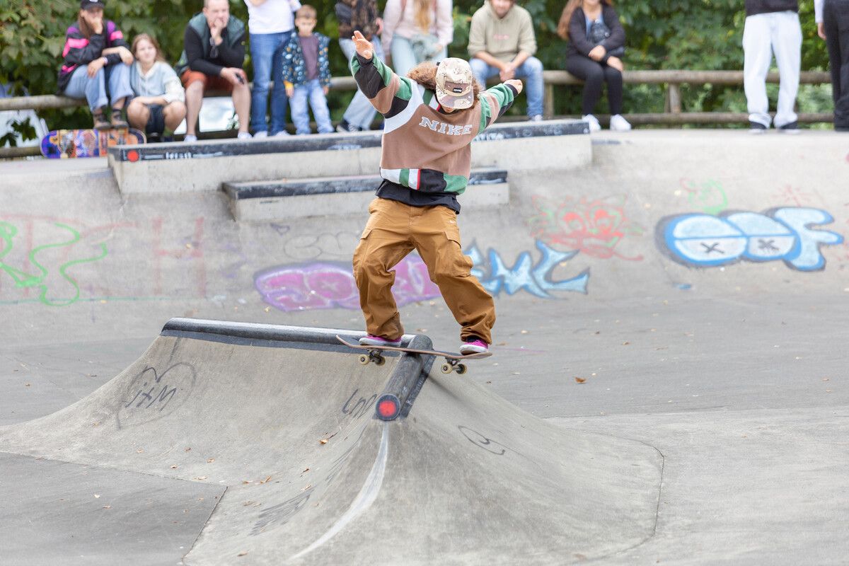 Spektakuläre Tricks wie etwa beeindruckende „Grinds“ waren zu sehen. ⇒Gauster