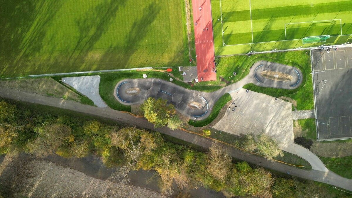 „Sport trifft Musik“: Das Familienfest am 13. September in Hörbranz bietet die Gelegenheit, die sportliche und musikalische Vielfalt kennenzulernen. Ein Höhepunkt ist die offizielle Eröffnung der Pumptrack-Anlage.⇒MST
