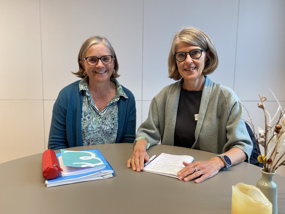 Statt Trennung steht der Dialog zwischen Glaubensrichtungen im Mittelpunkt, erklären Annamaria Ferchl-Blum (r.) und Ruth Berger-Holzknecht (l.). ⇒VN/MIH