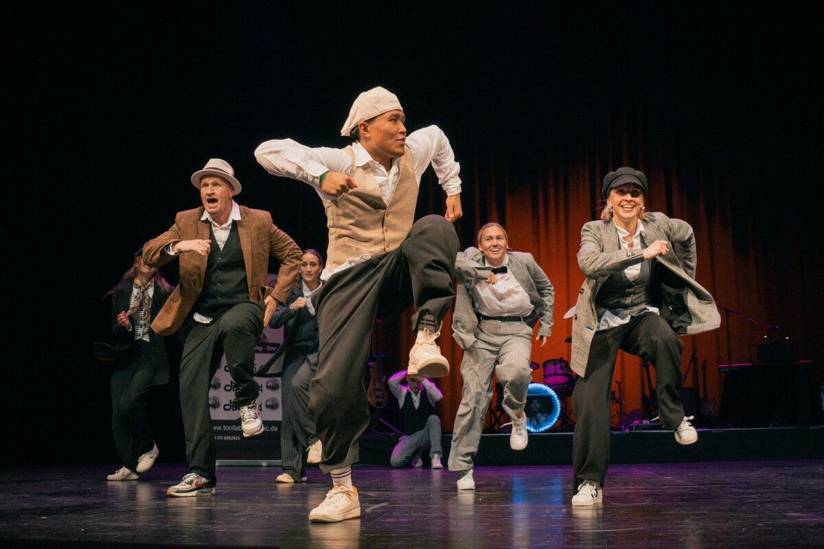 Tanz, Musik und Community erleben: Die FRK Dance School lädt zum Schnuppertraining nach Dornbirn ein. ⇒FRK Dance School
