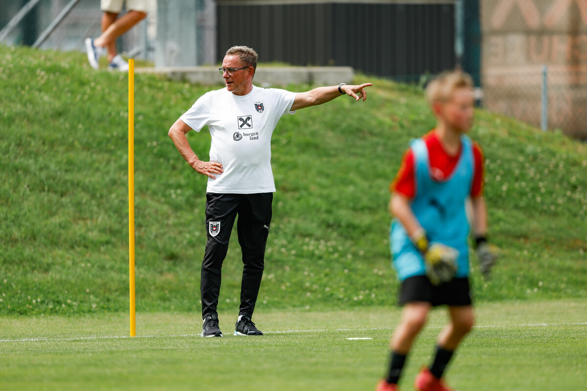 Teamchef Ralf Rangnick trainiert im Herrenried mit Jugendlichen. ⇒ÖFB/Karacam