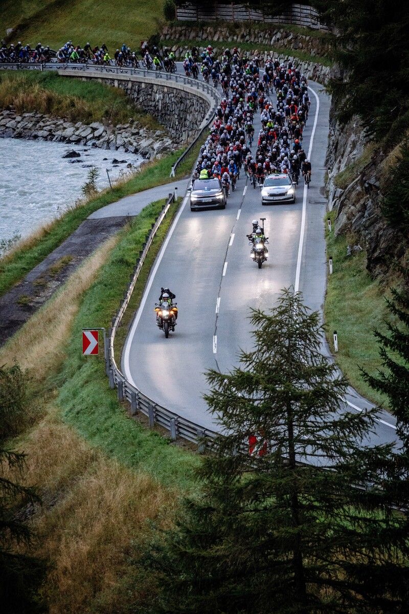 Über 4000 Radsportler beteiligten sich an der 44. Auflage des Ötztaler Radmarathons. ⇒Skarwan/Ötztal Tourismus