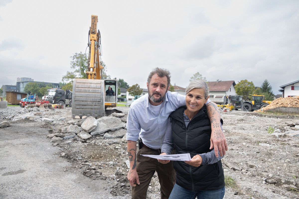 Unternehmerin Ruth Hagen und Geschäftspartner Jan Härle. Es geht endlich los mit dem Projekt „Hofkultur”. ⇒Harti