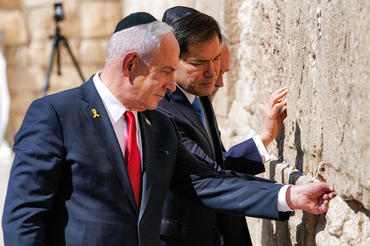 US-Außenminister Marco Rubio besuchte gestern gemeinsam mit dem israelischen Ministerpräsidenten Benjamin Netanjahu die Klagemauer in Jerusalem. ⇒AFP