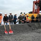 Spatenstich für neue Trinkwasserbrunnen