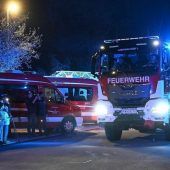 Blaulicht-Spalier für neues Rüstfahrzeug