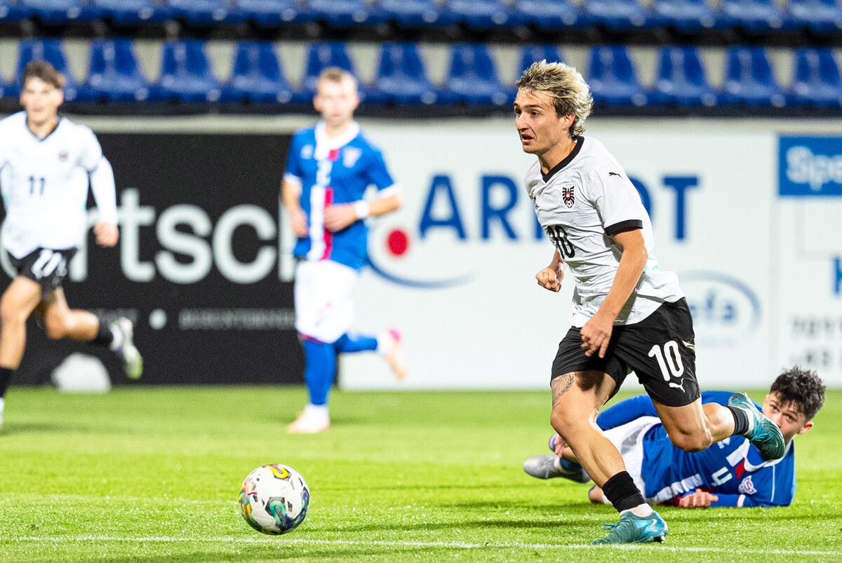 Augsburg-Legionär Fabio Ebner feierte mit dem U17-Team zum Auftakt für die EURO-Quali einen 5:1-Kantersieg über die Färöer.⇒gepa