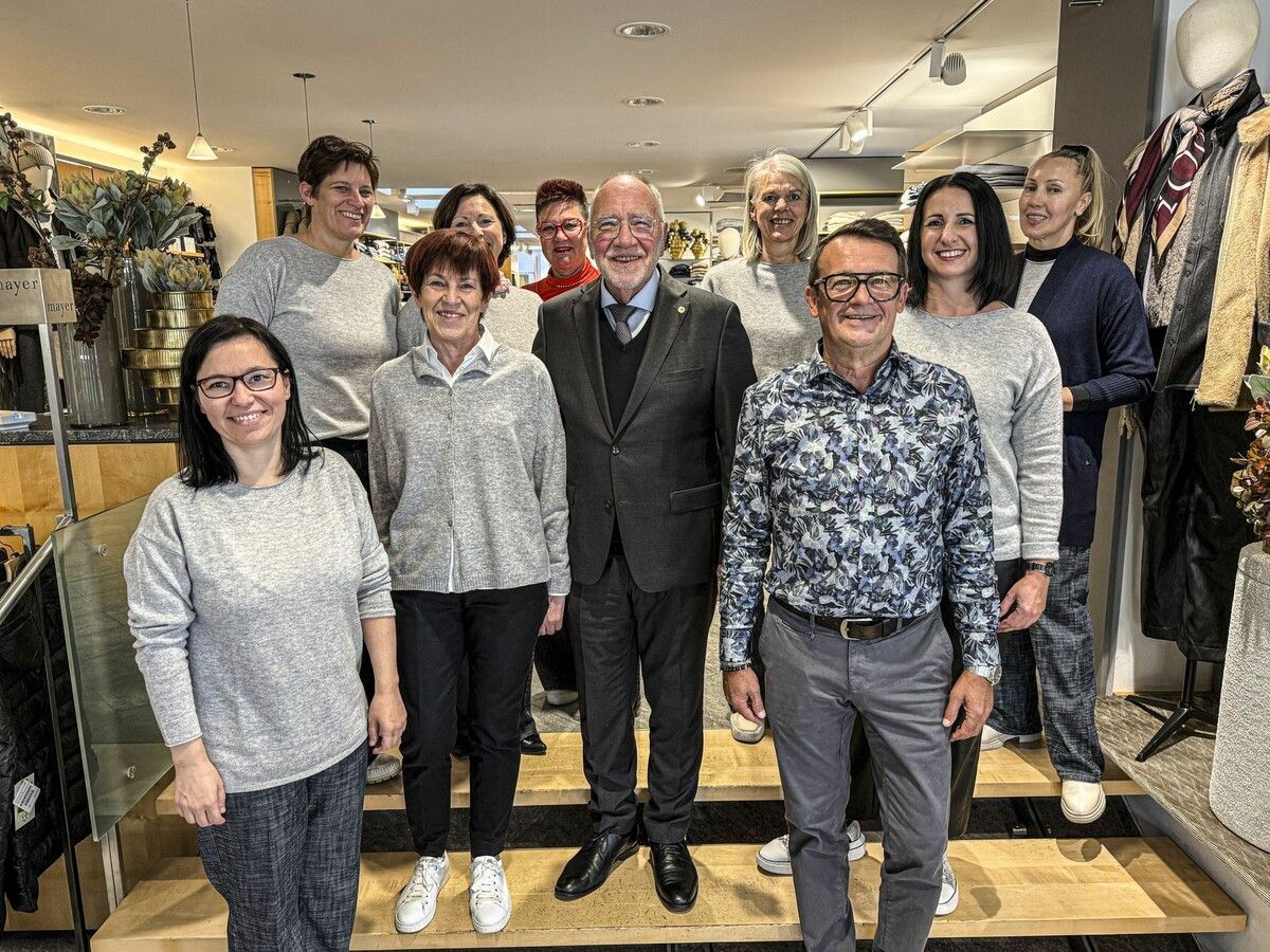 Bei Petra, Rosi und Walter Mayer, hier mit ihrem bewährten Team, waren die Kunden in besten Händen.⇒franc