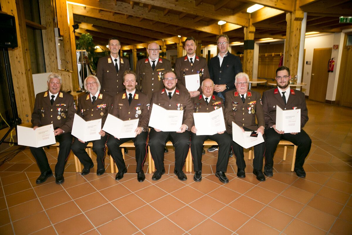 Beim Dankeabend des Landesfeuerwehrverbandes wurden Feuerwehrfunktionäre für ihr langjähriges Engagement ausgezeichnet.