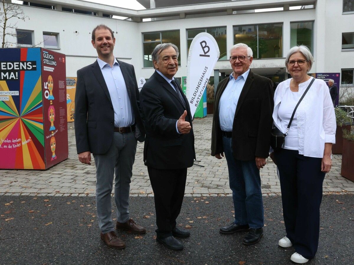 Bildungshaus-GF Christoph Abbrederis, Leoluca Orlando, Franz Abbrederis und Rosmarie Breuss von „ALTER-nativ“.⇒ame (3)