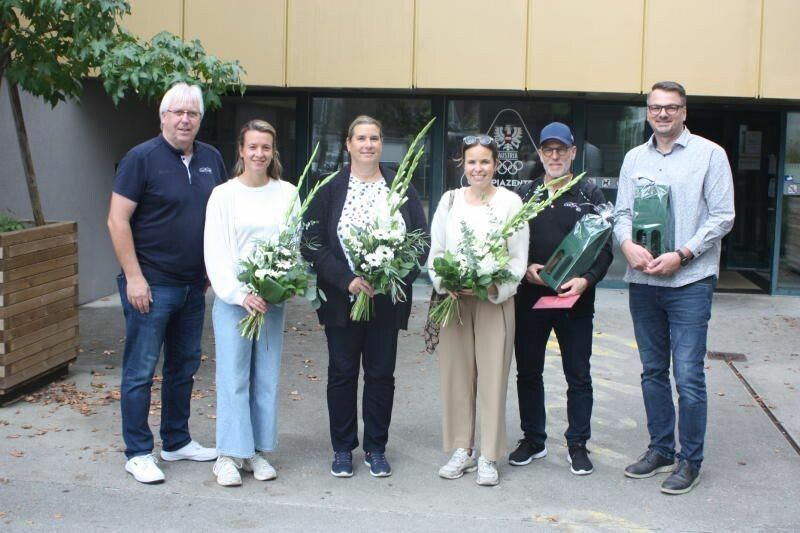 Christoph Neyer, Dina Lenz, Jutta Jank, Kristina Walch, Conny Berchtold, Christoph Hämmerle.⇒vn/tk (2)