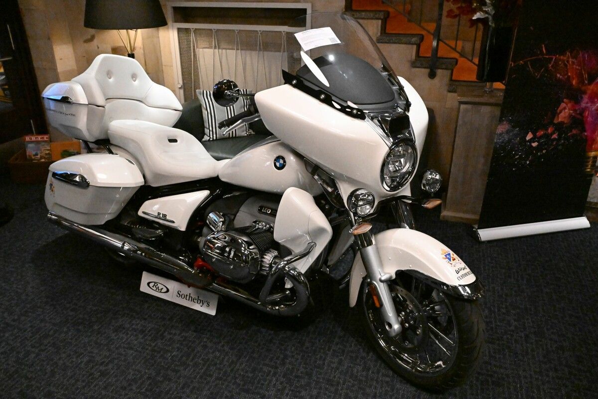 Das BMW-Motorrad vom Typ R 18 Transcontinental ist inspiriert vom „Papamobil“.⇒AFP