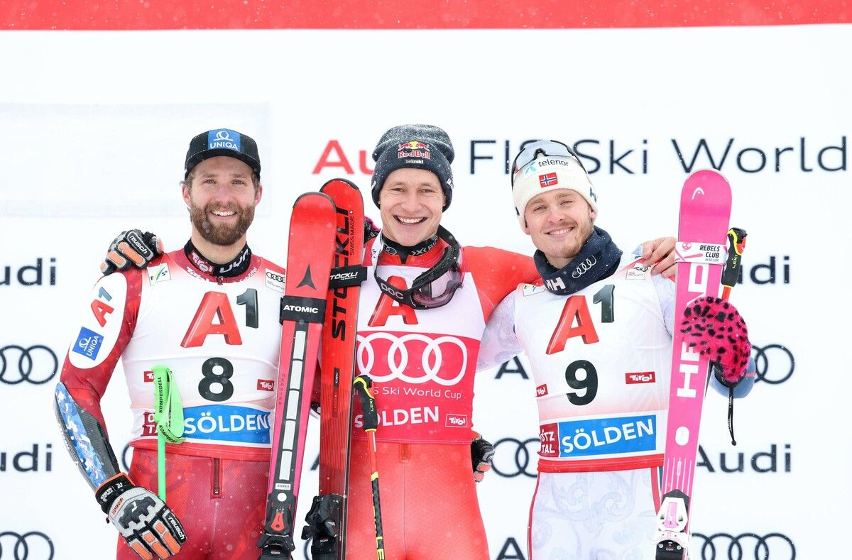 Das erste Siegespodest der Herren im Ski-Weltcup 2025/26, von links: Marco Schwarz, Marco Odermatt und Atle Lie McGrath.⇒apa