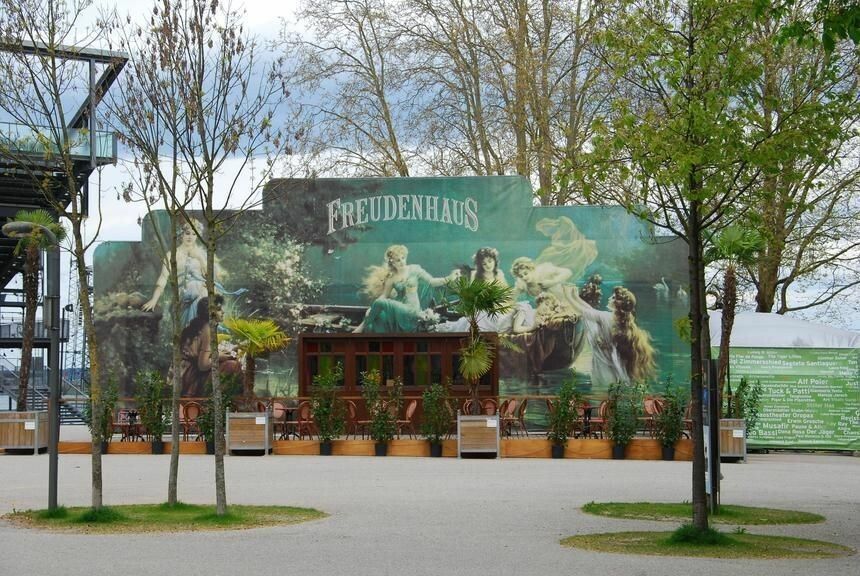Das Freudenhaus hat sich als stark frequentierte und beliebte Kultureinrichtung etabliert. Jetzt könnte es auf dem Areal der Nachtschicht in Hard neu erstehen. ⇒VN