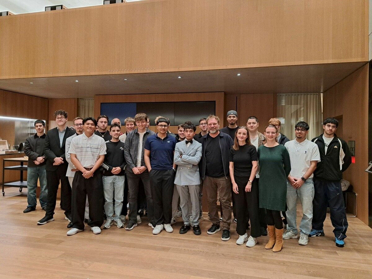Das Projekt fand in Zusammenarbeit mit der HTL Dornbirn und dem BORG Schoren statt. ⇒Stadtbibliothek Dornbirn
