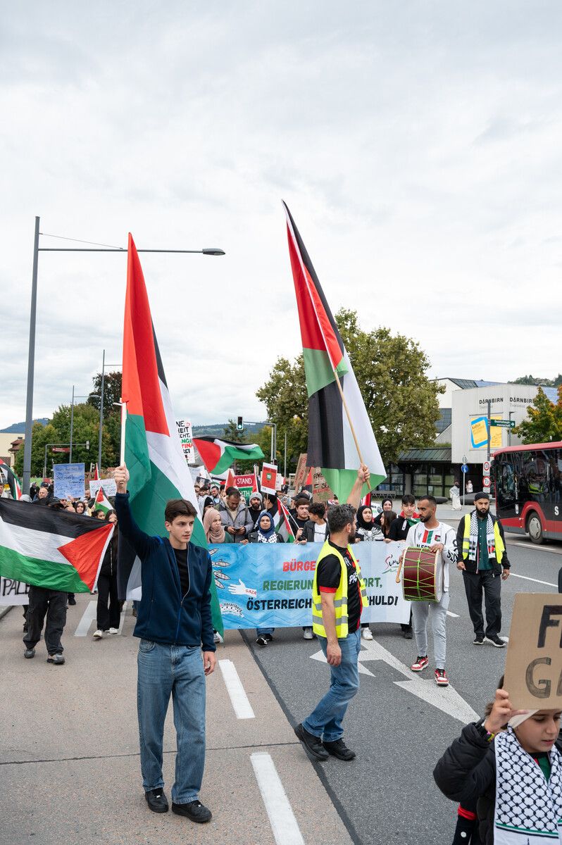 Demonstranten forderten in Dornbirn ein Ende der Gewalt in Gaza.⇒VN/Serra