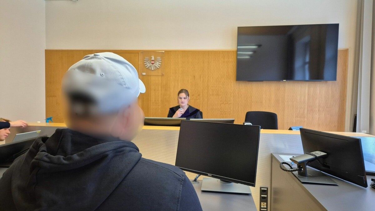 Der 35-jährige Rumäne vor Richterin Lea Gabriel.⇒ EC