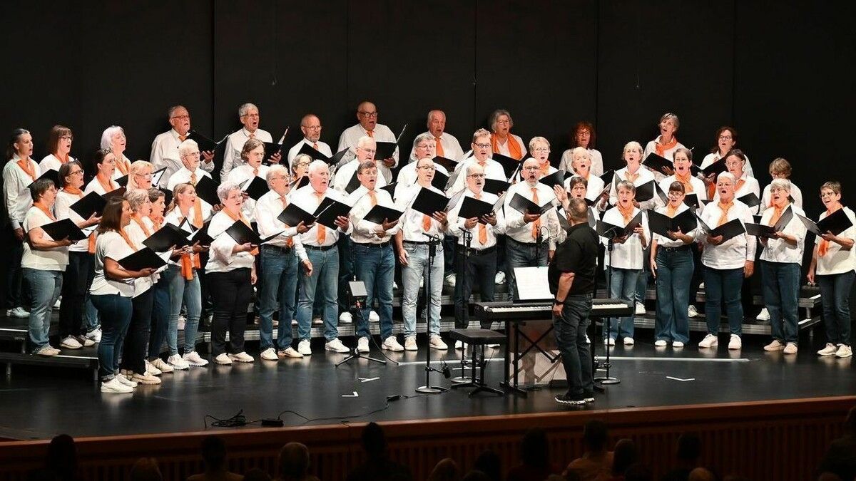 Der Lustenauer Chor ChorLust lud zur Chormatinee in den Reichshofsaal, wo noch fünf andere Chöre für die Gäste vorsangen.⇒BVS (4)