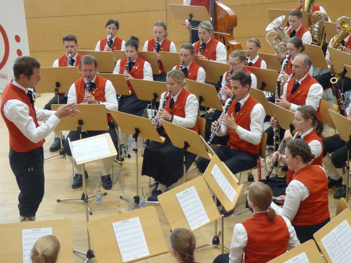 Der Musikverein Schwarzenberg hatte sich beim Konzertwertungsspiel in Lingenau für den Bundeswettbewerb qualifiziert. ⇒ME (2)