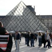 Festnahmen nach Louvre-Raub