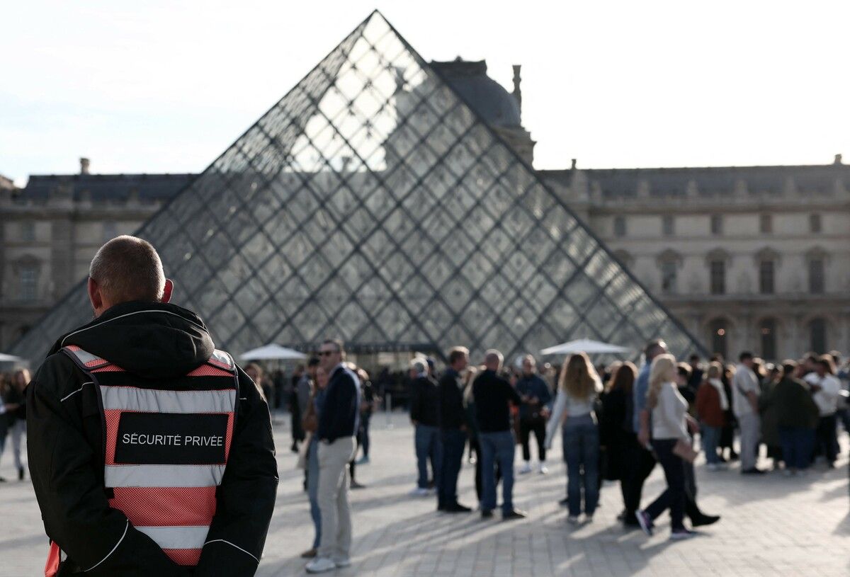 Der spektakuläre Einbruch im Louvre hatte auch eine Debatte über die Sicherheitsvorkehrungen im Museum ausgelöst.⇒AFP