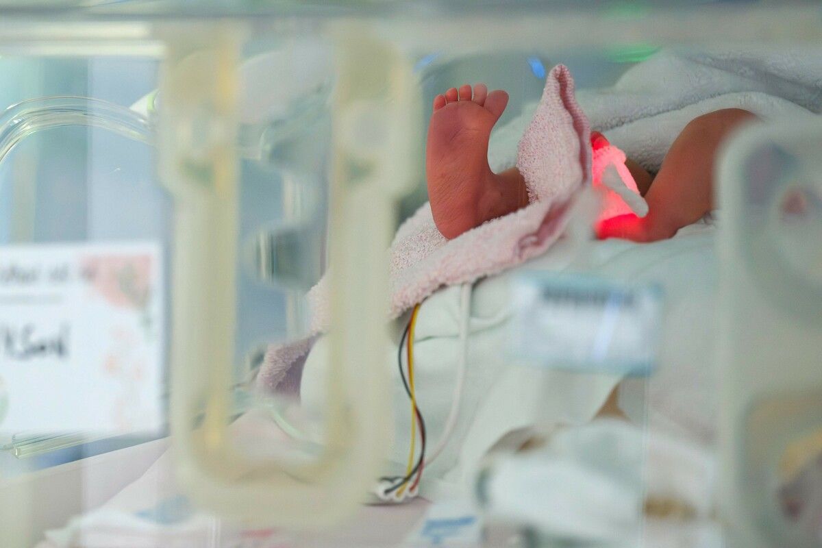 Die beiden Babys wurden damals im Brutkasten vertauscht.⇒AFP