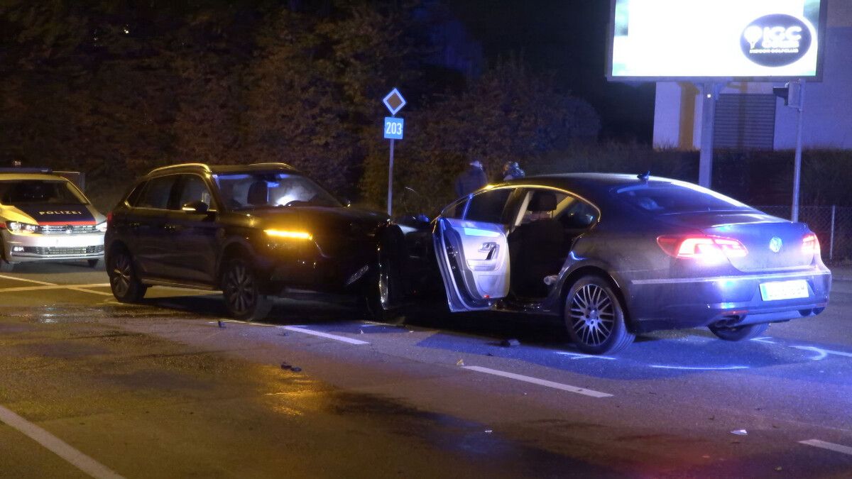 Die beiden Fahrzeuge waren derart ineinander verkeilt, dass die Bergung nur mit Spezialwerkzeug möglich war. ⇒Shourot