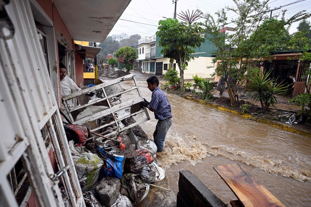 Die heftigen Unwetter haben eine Spur der Verwüstung hinterlassen. ⇒AFP