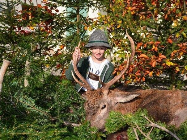 Die Hubertusfeiern gelten als wichtiger Bestandteil des jagdlichen Brauchtums. Jagd