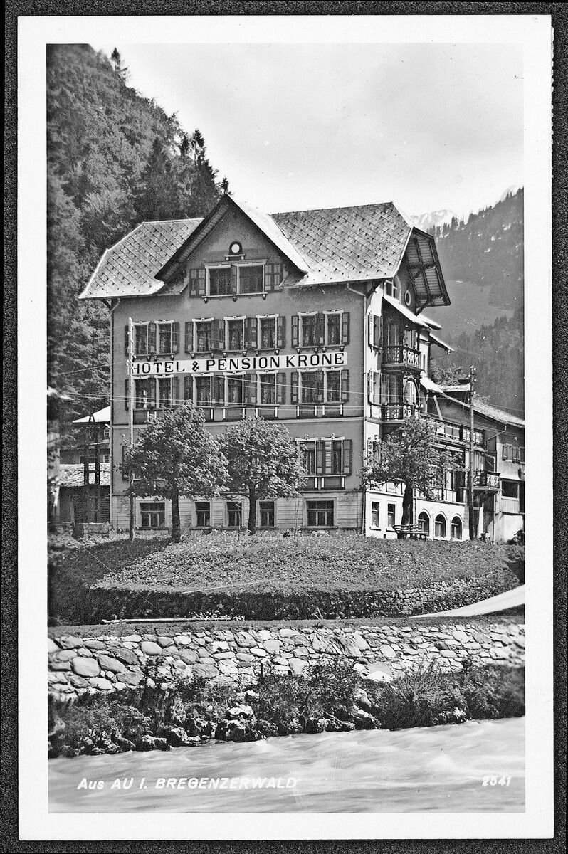 Die „Krone“ in Au gehört zu den altehrwürdigen Gaststätten des hinteren Bregenzerwaldes. ⇒Helmut Klapper, Sammlung Risch-Lau/Vorarlberger Landesbibliothek