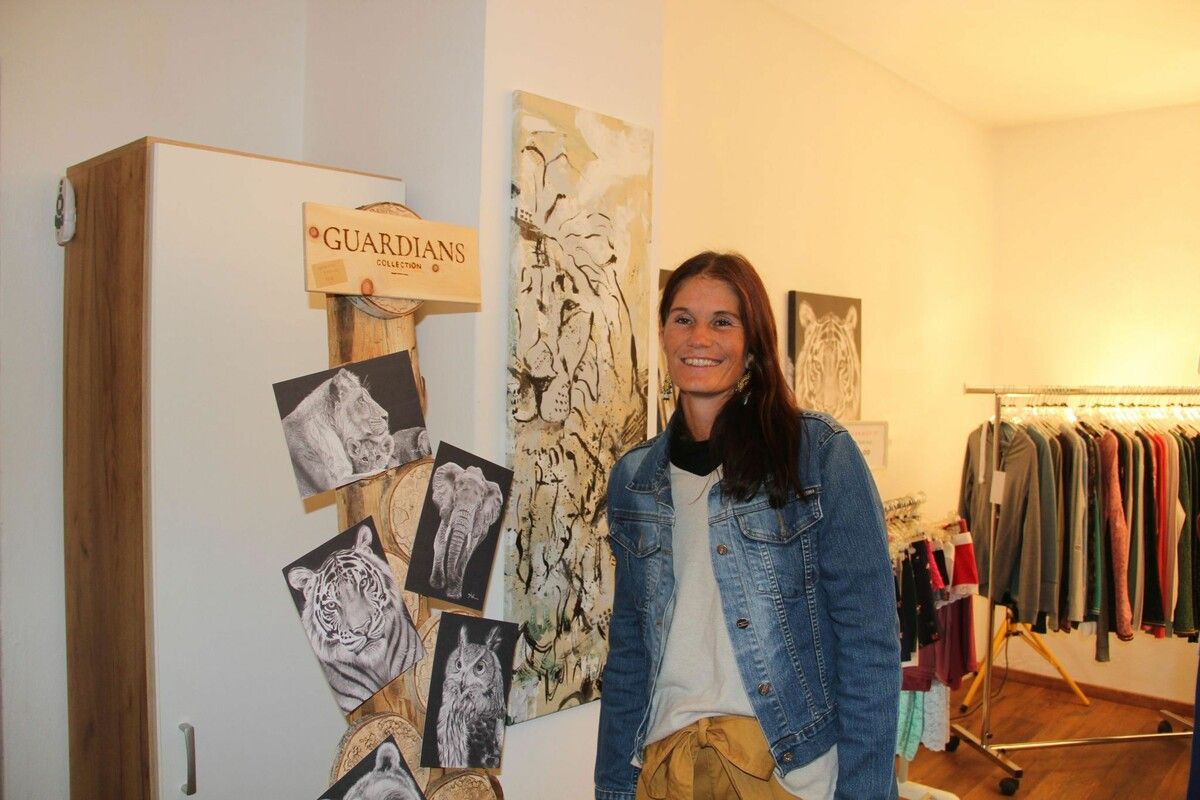 Die Tiroler Künstlerin Julia Lipptisch stellte das erste Mal ihre Werke auf der Schrunser Kunstnacht aus.⇒stl(4)