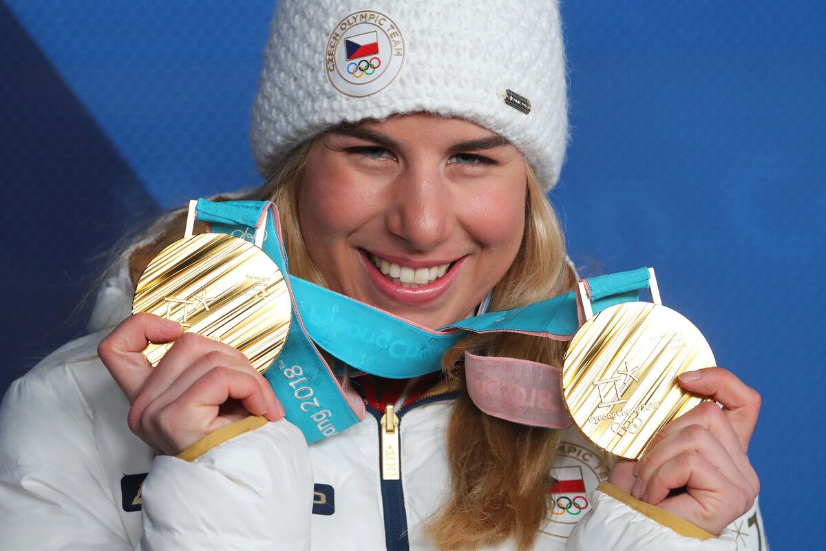 Die Tschechin Ester Ledecká wurde 2018 innert einer Woche Olympiasiegerin im Super-G der Ski-Alpinen und im Snowboard-Parallel-Riesenslalom.⇒GEPA