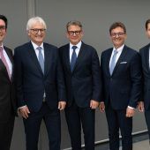 Kanzlei feiert mit vielen prominenten Gästen