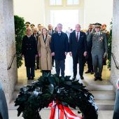 Für Zusammenhalt und Wehrhaftigkeit