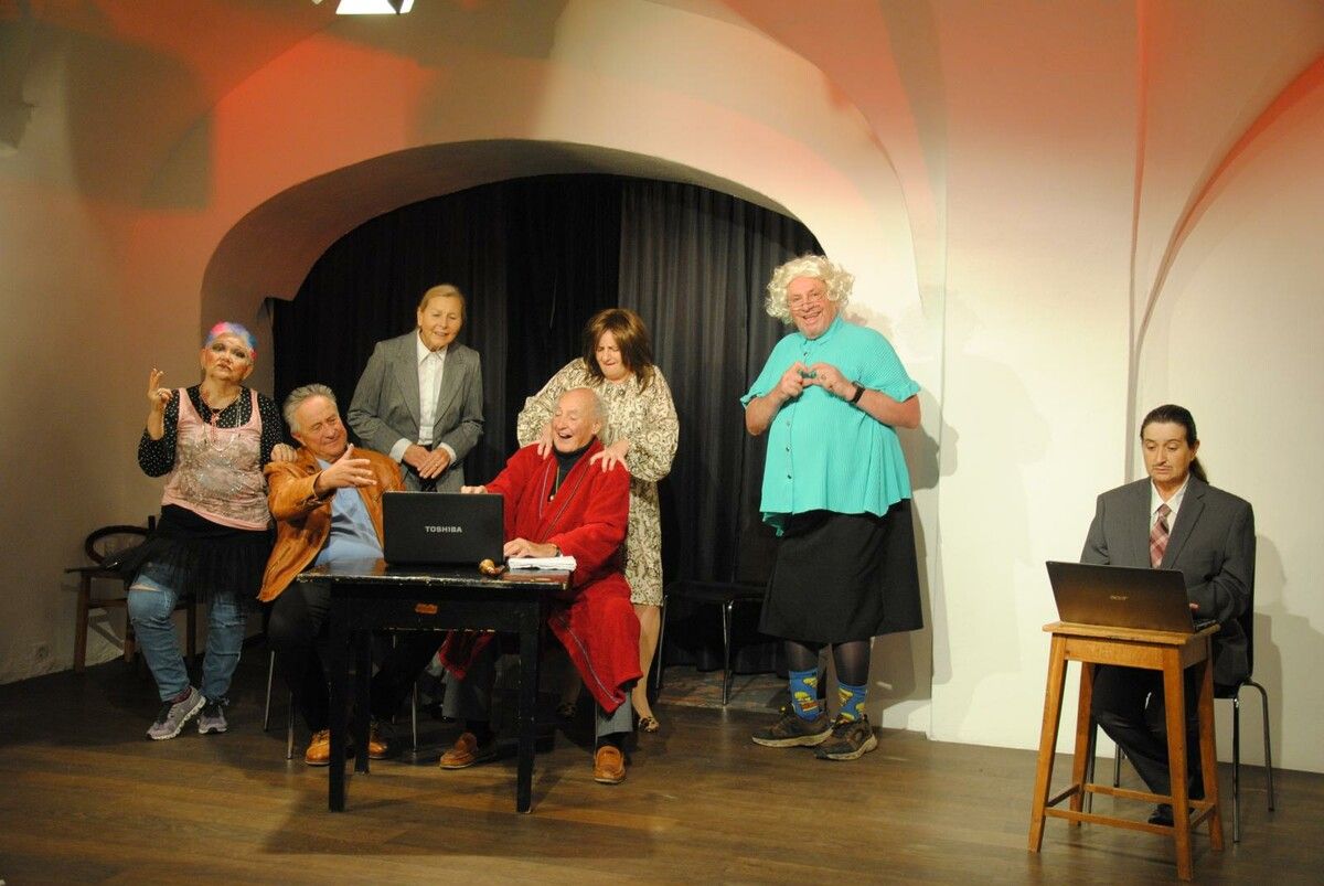 Ein Highlight im Spätherbst: Das Theaterstück „Monsieur Pierre geht online“.⇒STD