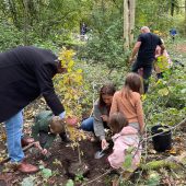 Jedem Kind einen Baum gepflanzt