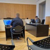 Schüler verschickt verbotenes Pornobild