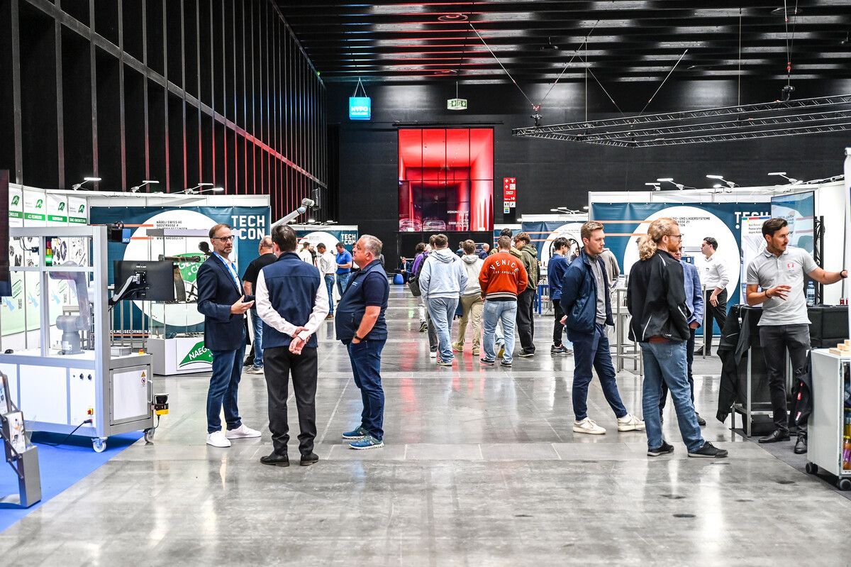Fachmessen wie die Tech.con bieten mit entsprechend anspruchsvollem Programm große Möglichkeiten, z. B. zum fachlichen Austausch und zum Netzwerken. ⇒FA (2)