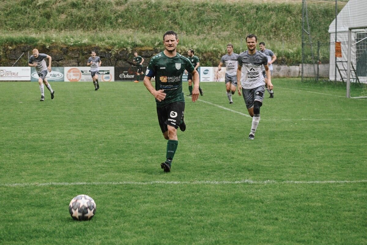 FC Doren Kapitän Michael Kolb & Co. möchten den Erfolgslauf der Langener stoppen.⇒siha