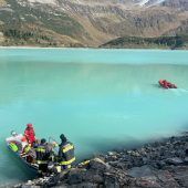 Retter suchen im Kops-Stausee nach einem 72-jährigen Jäger und seinem Pkw. »A10