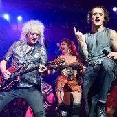 Brian May verspielt sich