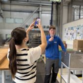 Dilara macht ihre Firma online sichtbar