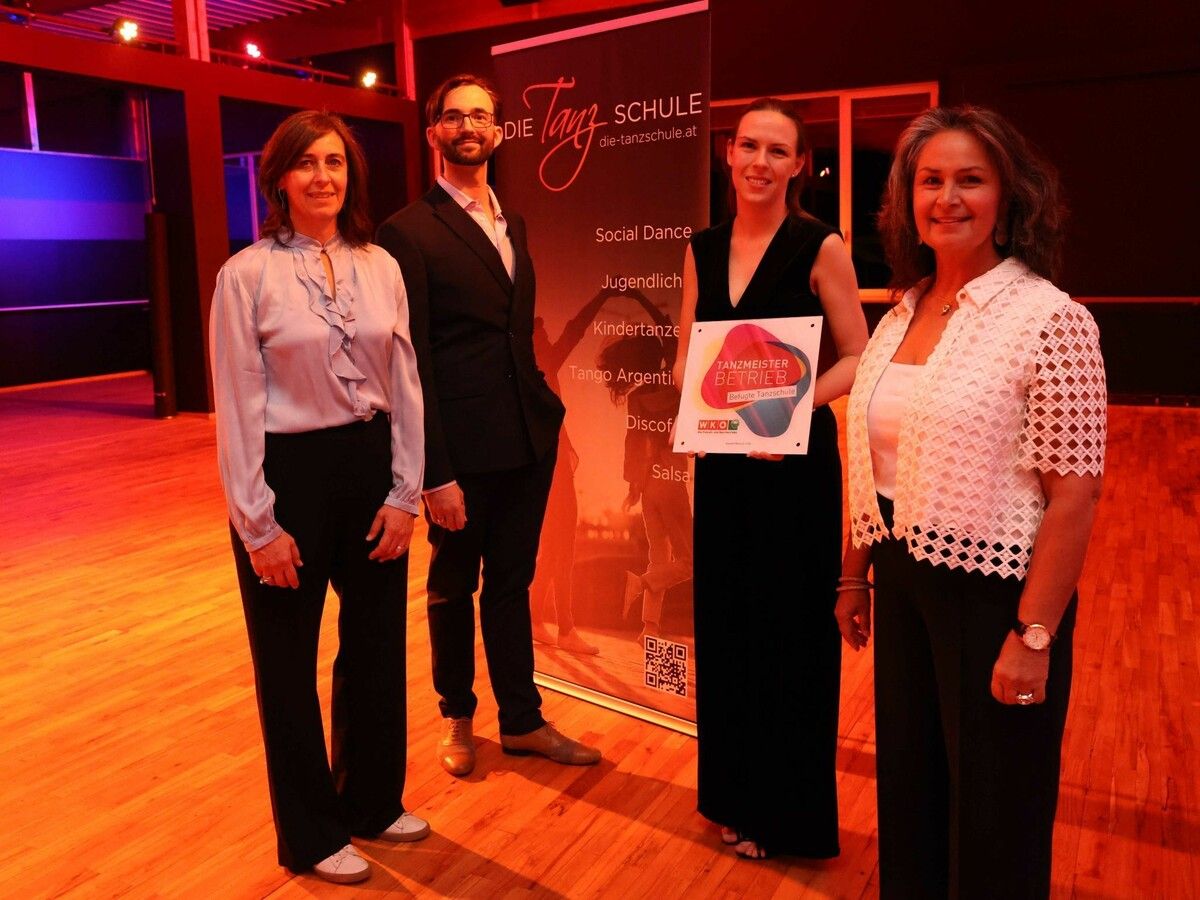 Gratulantin Petra Mathis (Bau Summer), Frank Fischwasser, Angela Beck und Juanita Hieble. ⇒Arno Meusburger