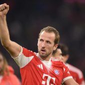Die Bayern feiern Harry Kane