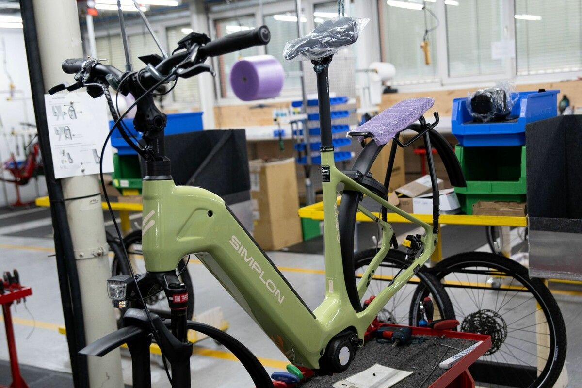In Werk in Rumänien erhält der Fahrradhersteller eine eigene Fertigungsstrecke mit einer eigenen Qualitätskontrolle. ⇒FA