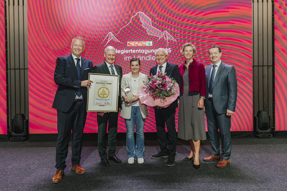 Janine Müller wurde in Lech mit der „Goldenen Tanne“ ausgezeichnet. Eine Anerkennung, die sie mit großem Stolz erfüllt. ⇒Spar