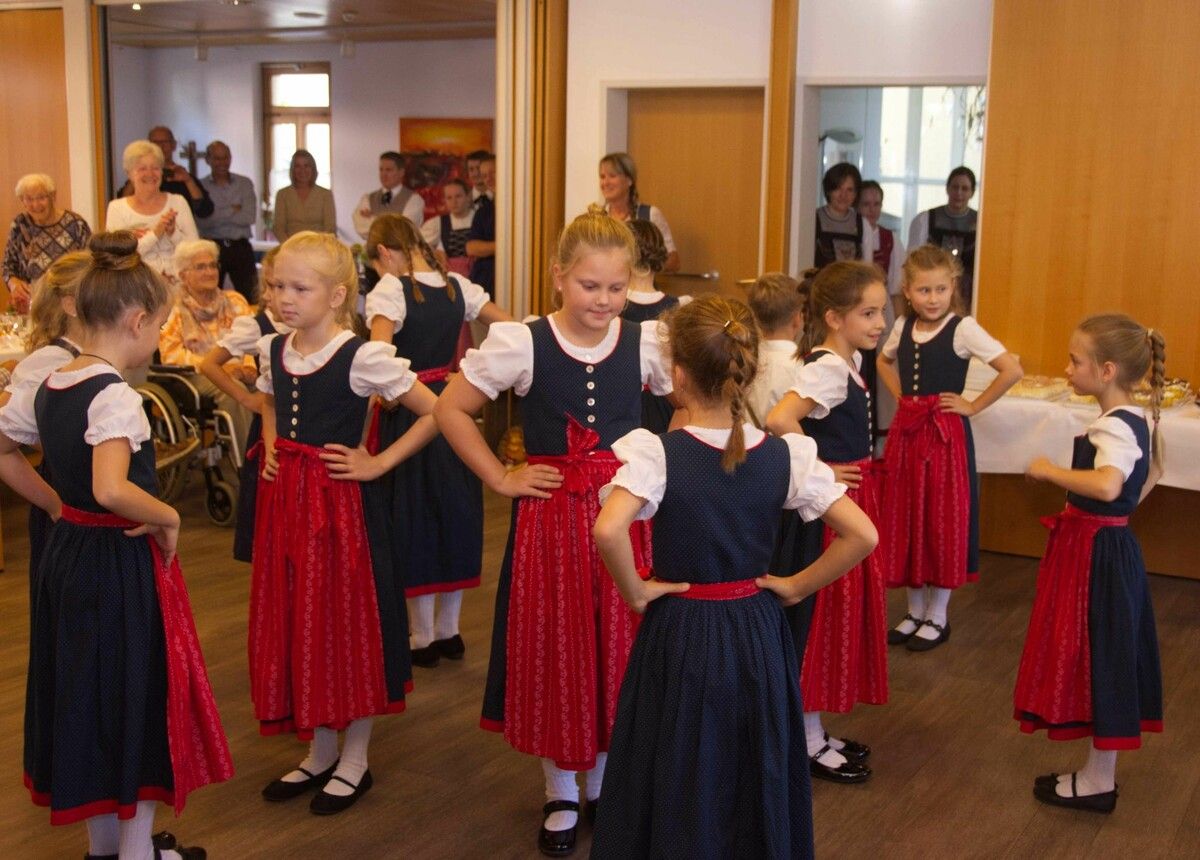 Kindertanzgruppe der Trachtengruppe Nüziders präsentierte Volkstänze.⇒mso