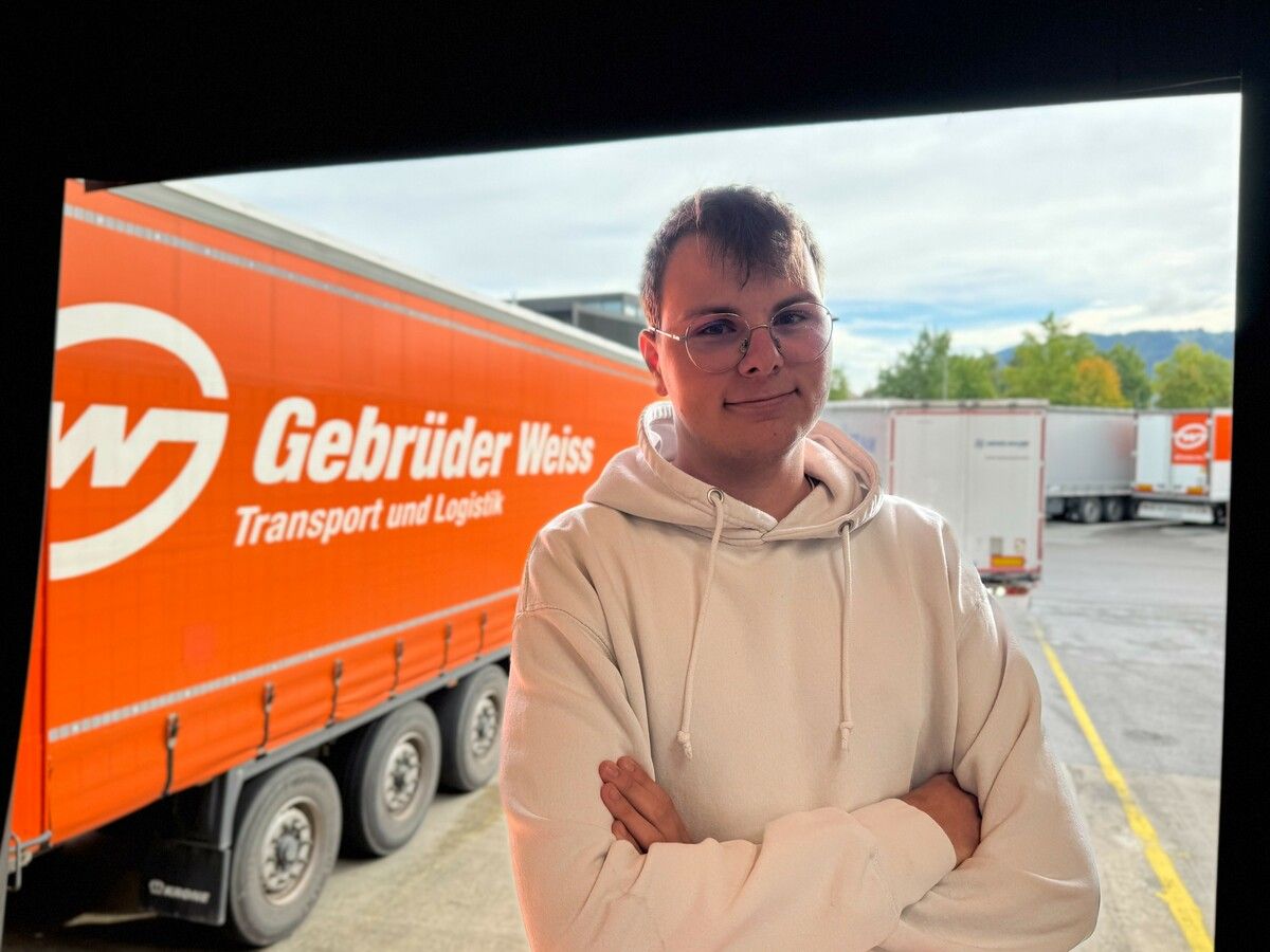 Korbinian Schertler macht die Lehre zum Speditionskaufmann bei Gebrüder Weiss in Lauterach⇒Gebrüder Weiss